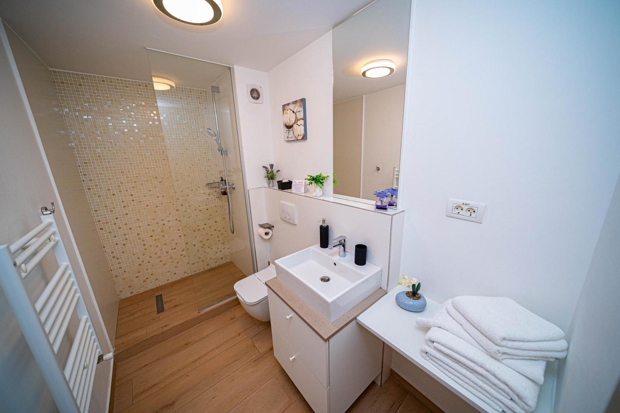 Friends Residence Apartments Timisoara Bagian luar foto